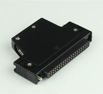 PLC40P plug side outlet